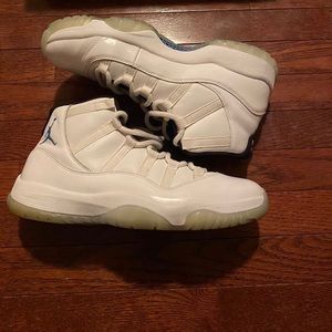 Air Jordan 11 retro legend blue